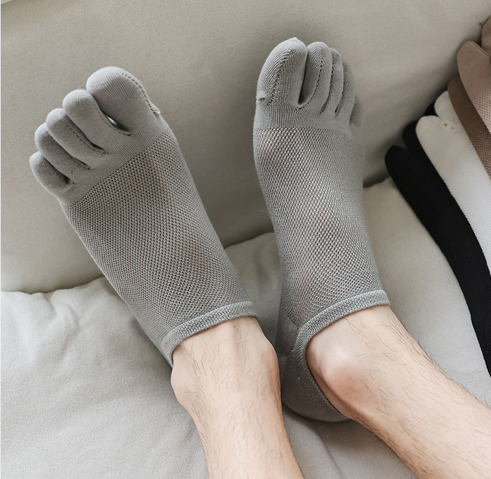 メンズ用、目立たないつま先ソックス5足セット。夏用、薄手のコ - Toe Sock Split のレビューと価格